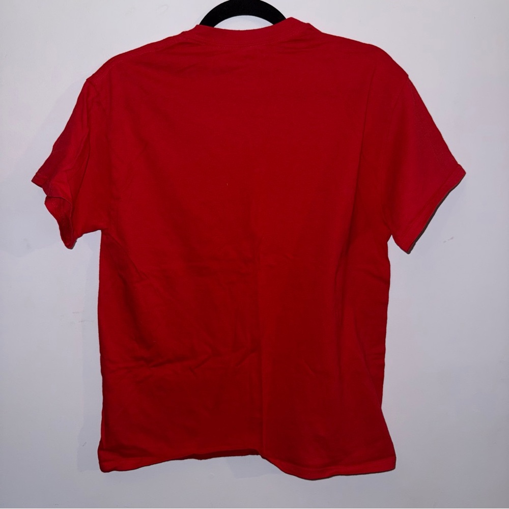 Gildan Unisex size medium T-shirt red black Disney shirt Mickey Mouse with Aviat - Picture 3 of 3